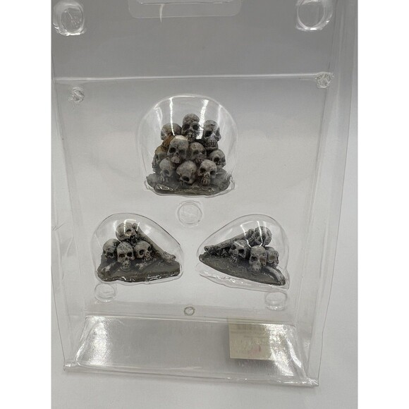 Lemax Spooky Town Piles of Bones (set of 3) - Picture 2 of 3